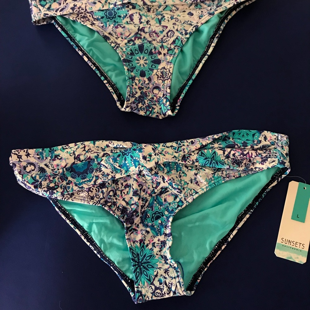Sunsets bikini bottoms